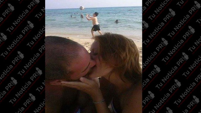 A esta pareja de novios, se les ocurriÃ³ pedir ayuda para sacar al niÃ±o del fondo que interrumpÃ­a su tierno beso 