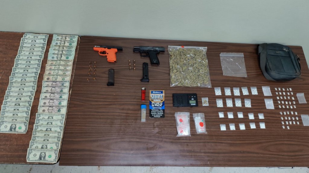  Fotos: Arrestan dos hombres con armas en Mayag&uuml;ez 
