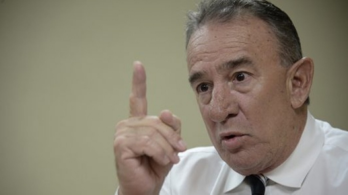 Se queda Cidre sin su emblema de partido