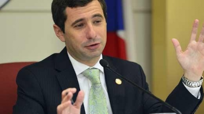 Nadal Power emplaza a Jeniffer GonzÃ¡lez a repudiar presupuesto de Trump