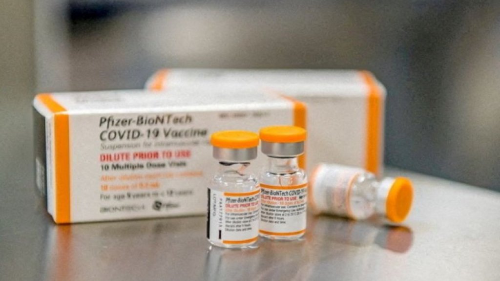  Pfizer solicita autorización en EE.UU. de vacuna anticovid adaptada a Ómicron 