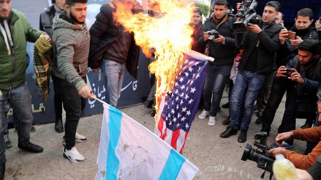  "La venganza est&aacute; en camino", as&iacute; honran a general iran&iacute; 