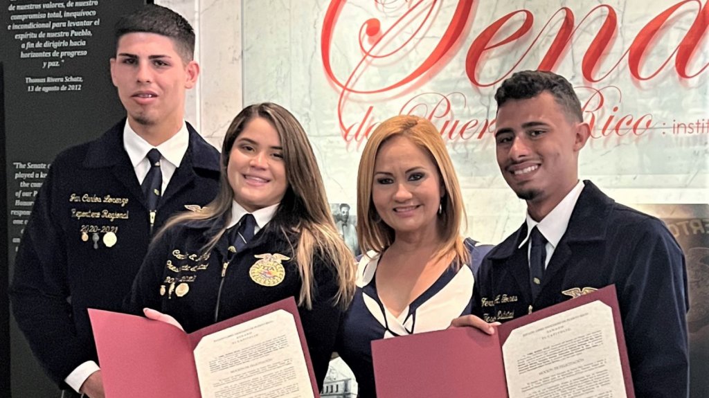  Senadora Garc&iacute;a Montes hace un reconocimiento a directiva saliente del oeste de la organizaci&oacute;n Futuros Agricultores de Am&eacute;rica 