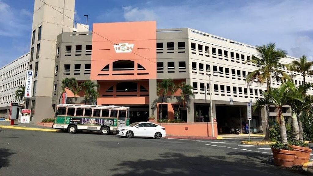  &ldquo;Cacos&rdquo; aprovechan &ldquo;Las Sanse2020&rdquo; para robar en autos estacionados en la Bah&iacute;a en San Juan 
