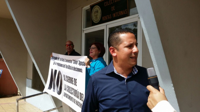 Protesta Alcalde de Toa Alta contra cierre de ColecturÃ­a