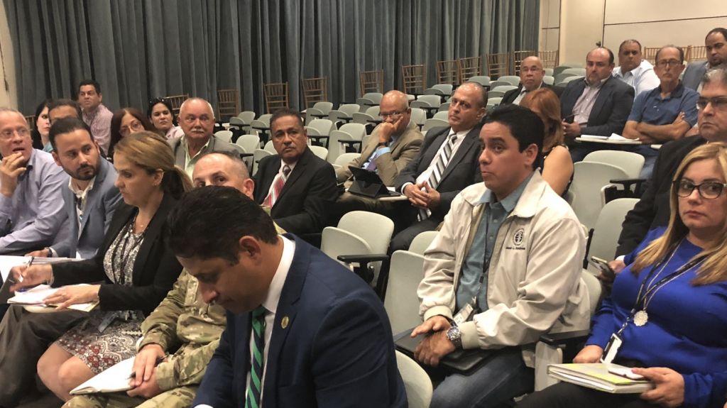  AEE no quiere que alcaldes ayuden a reparar el sistema el&eacute;ctrico, seg&uacute;n alcaldes&nbsp; 