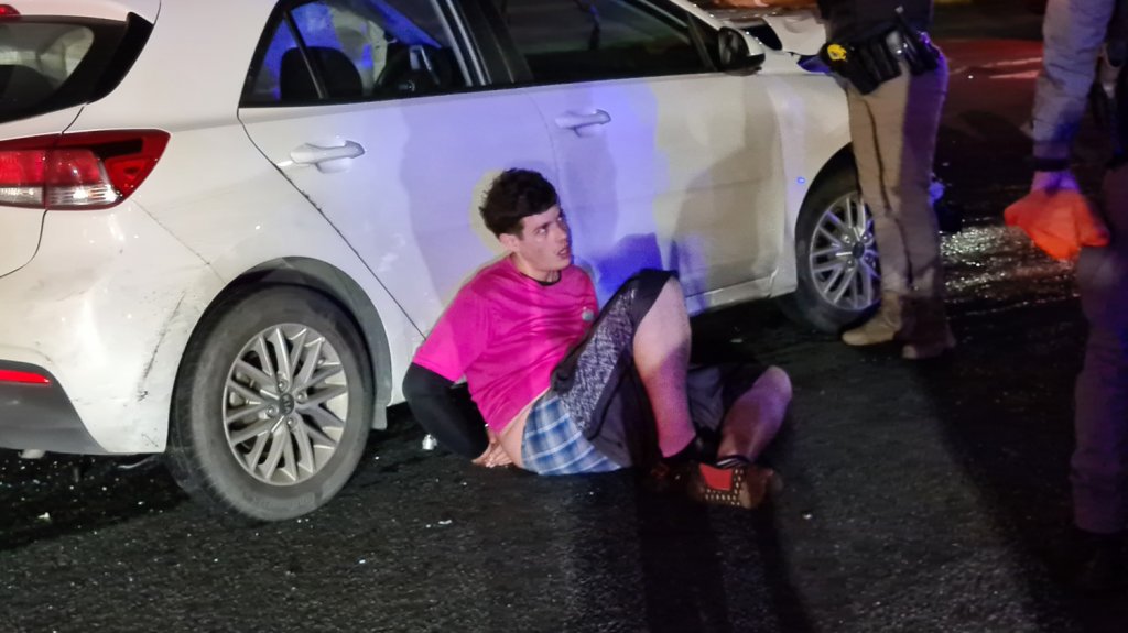  Video: Provoc&oacute; una persecuci&oacute;n, en Bayam&oacute;n, choc&oacute; carros, ten&iacute;a drogas y un juez solo lo cit&oacute; por el marbete vencido 