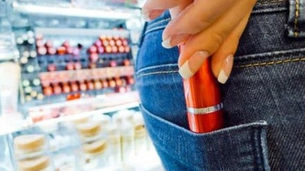  Se llevan m&aacute;s de mil d&oacute;lares en cosm&eacute;ticos desde una farmacia en R&iacute;o Piedras 