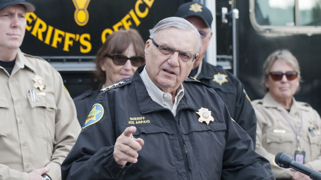  Arpaio afirma que ha sido objeto de amenazas de carteles mexicanos de droga 