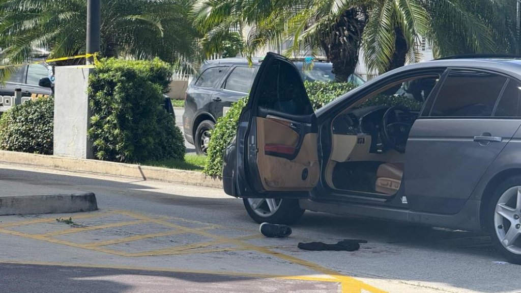  Tirotean a hombre en servicarro de restaurante en Humacao 