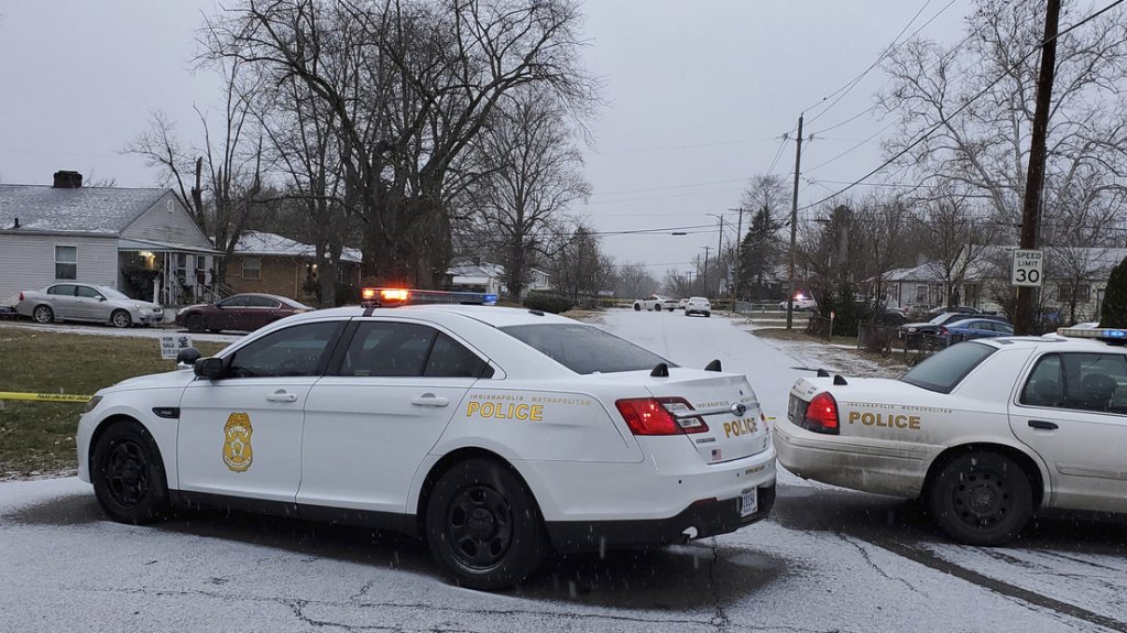  Arrestan a un adolescente en EE.UU. como sospechoso de matar a su familia tras ser reprendido por su padre por salir de casa sin permiso 