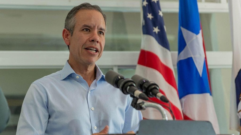  Empleados de San Juan reciben bono de verano y aumento salarial 