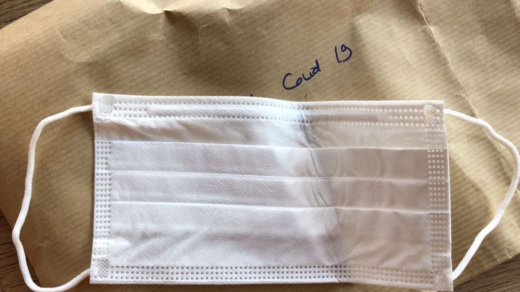  Asaltan a una enfermera para robarle mascarillas 