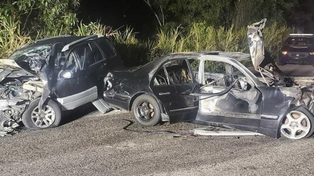  Un muerto y dos heridos graves en violento accidente de auto en Maricao 