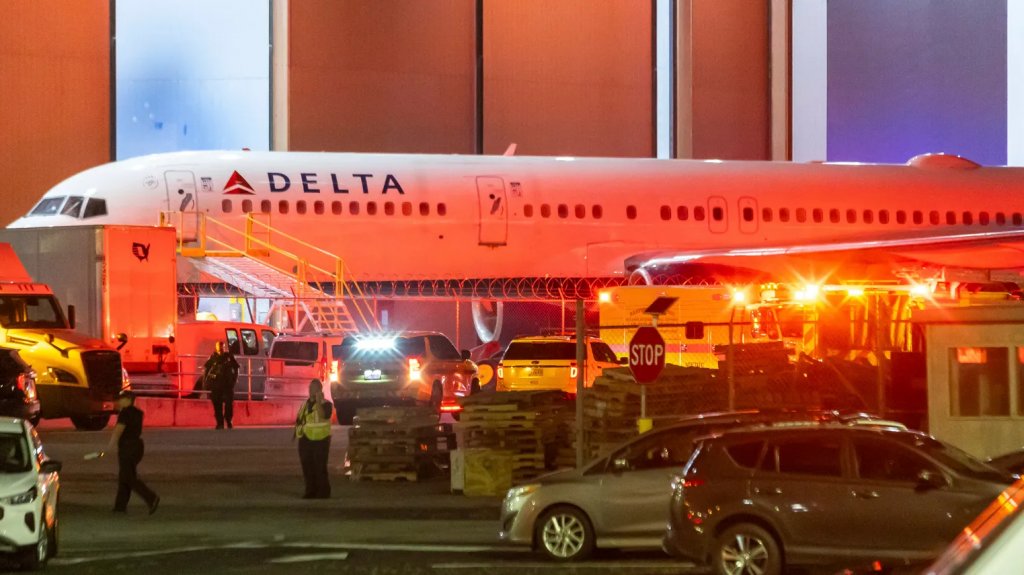  Delta Air Lines investiga accidente que mató a dos trabajadores en instalaciones de Atlanta 