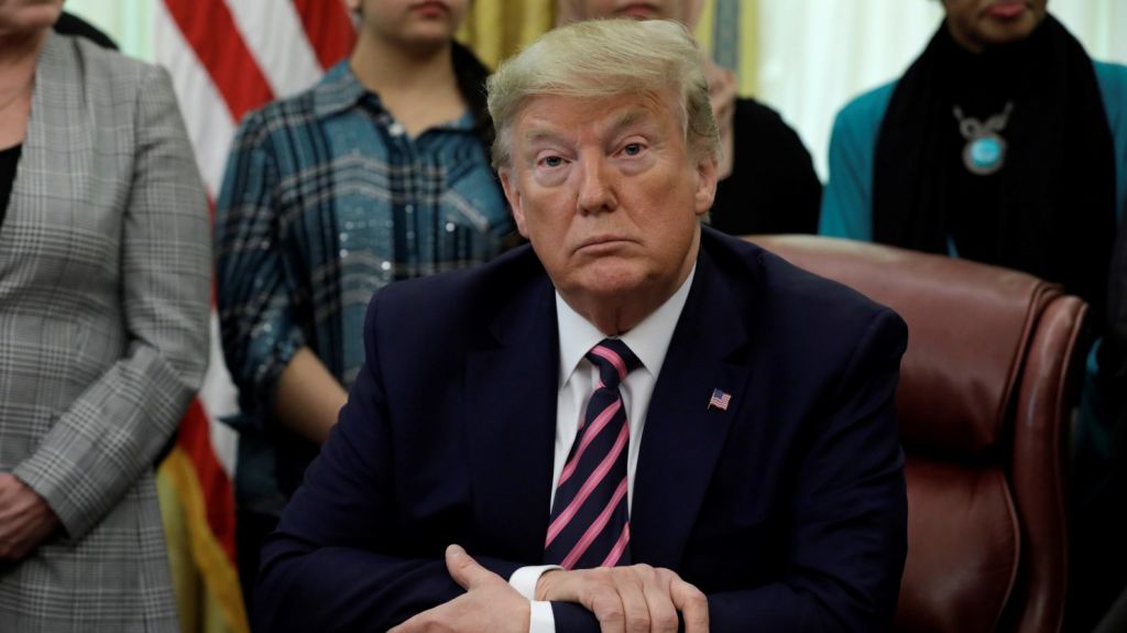  Trump desempolva a hist&oacute;ricos del juicio a Clinton para que lo defiendan 