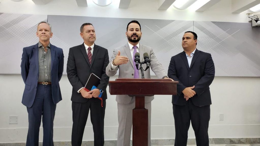  Alcaldes de la Monta&ntilde;a ya tienen acuerdo con AEE para planificar la micro red 