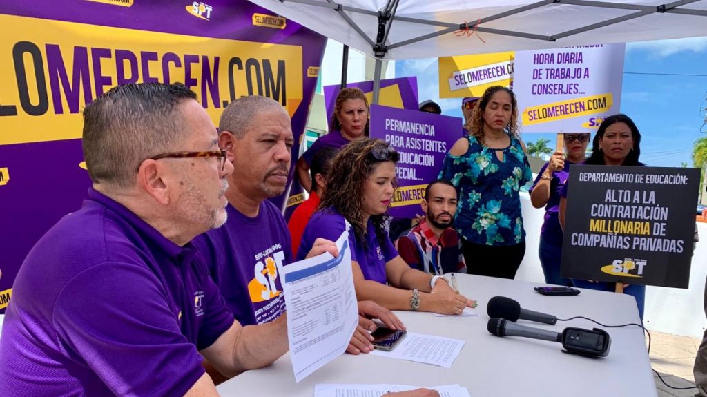  Trabajadores denuncian supuesto discrimen y corrupci&oacute;n en el DE 