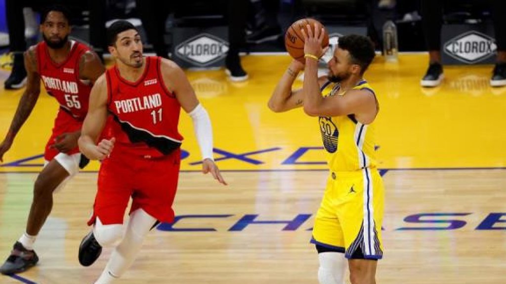 Stephen Curry da su mejor exhibici&oacute;n encestadora con 62 puntos 