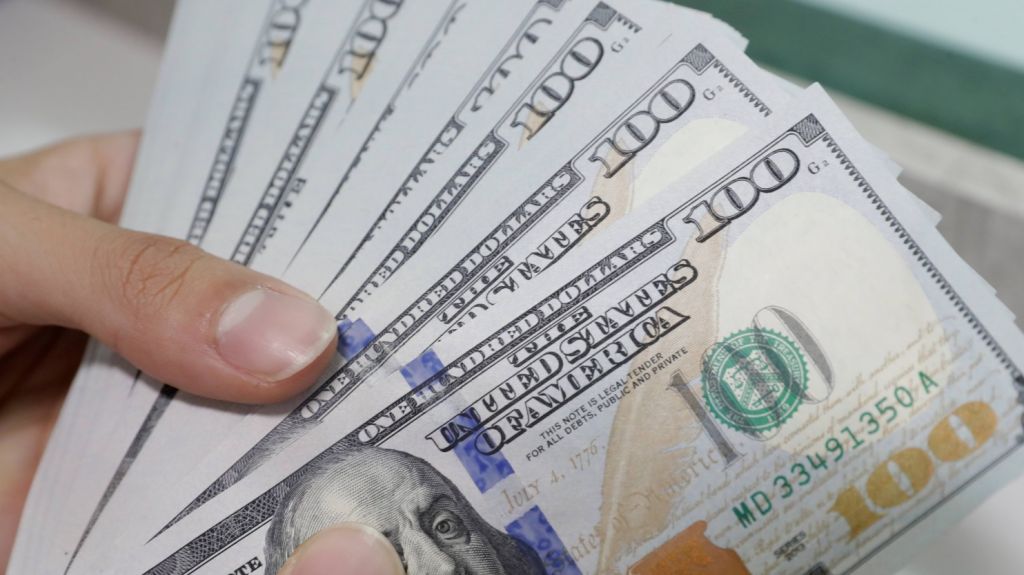  Ladr&oacute;n de banco en Florida recrimina al cajero por darle m&aacute;s de lo que ped&iacute;a 