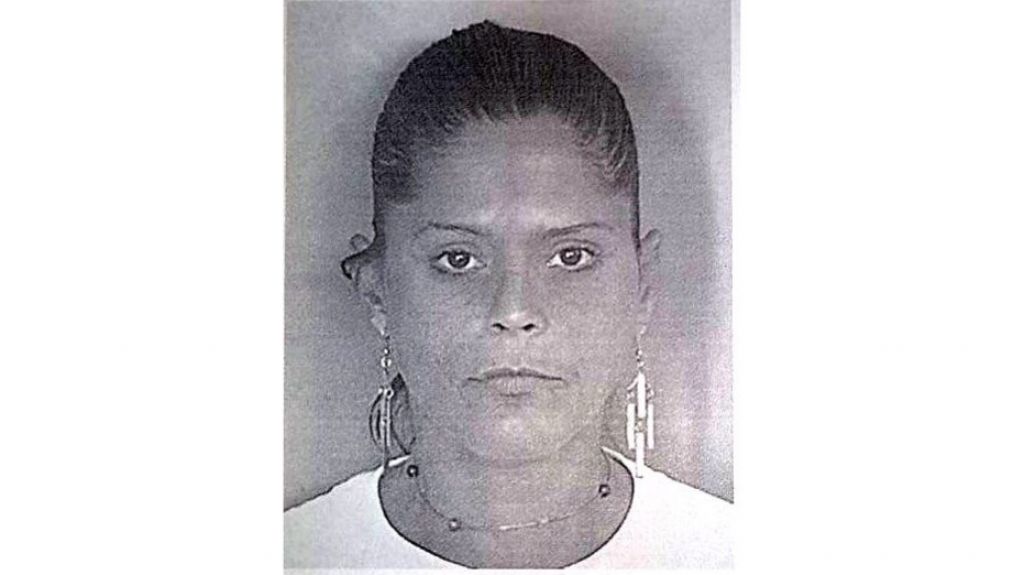  Arrestan a mujer que manten&iacute;a pendiente tres &oacute;rdenes en su contra, por sustancias controladas 