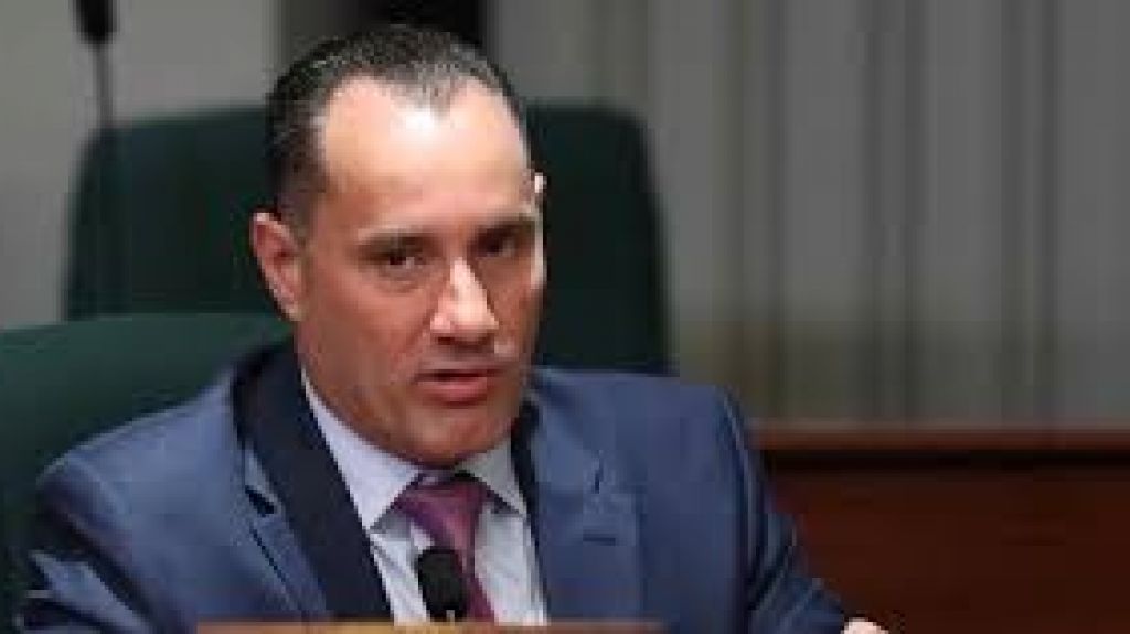  Escuche audio:&nbsp;Representante Tony Soto truena contra los decretos del estado con empresas privadas 