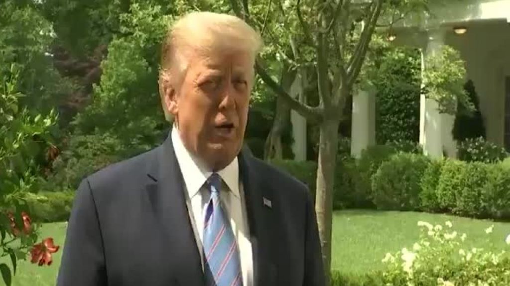  Video: Trump asegura que segundo cheque de est&iacute;mulo vendr&aacute; &ldquo;muy pronto&rdquo; 