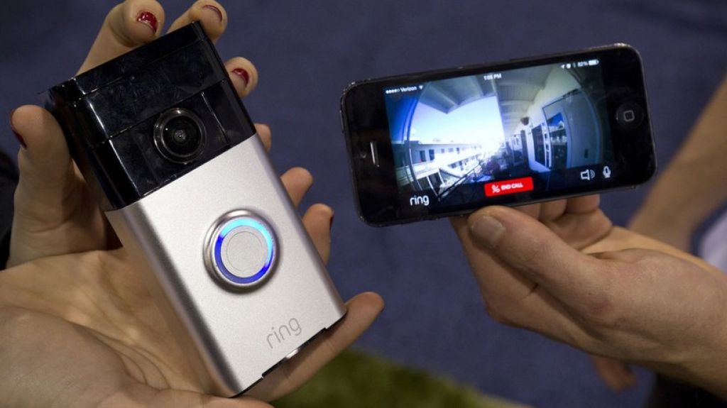  M&aacute;s de 400 departamentos policiales en EE.UU. tienen acceso a las grabaciones de los 'timbres inteligentes' de Amazon 