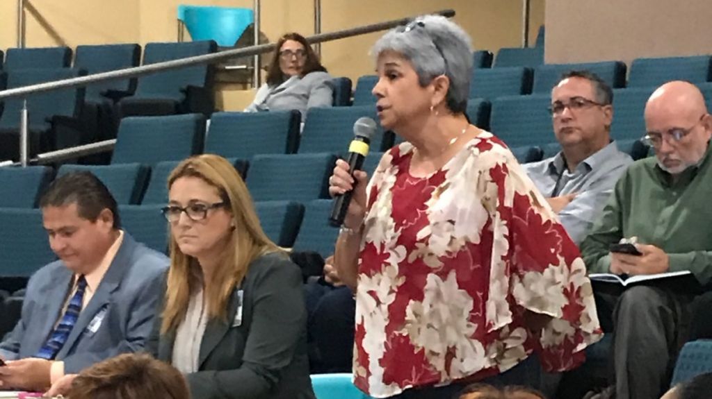  AMPR denuncia que en las Vistas de Reforma Educativa llevaron a empleados de Keleher 