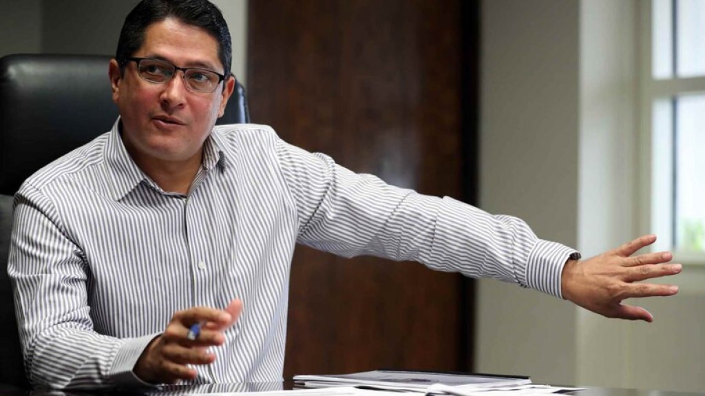  Asociaci&oacute;n de Alcaldes demanda al Contralor Electoral 