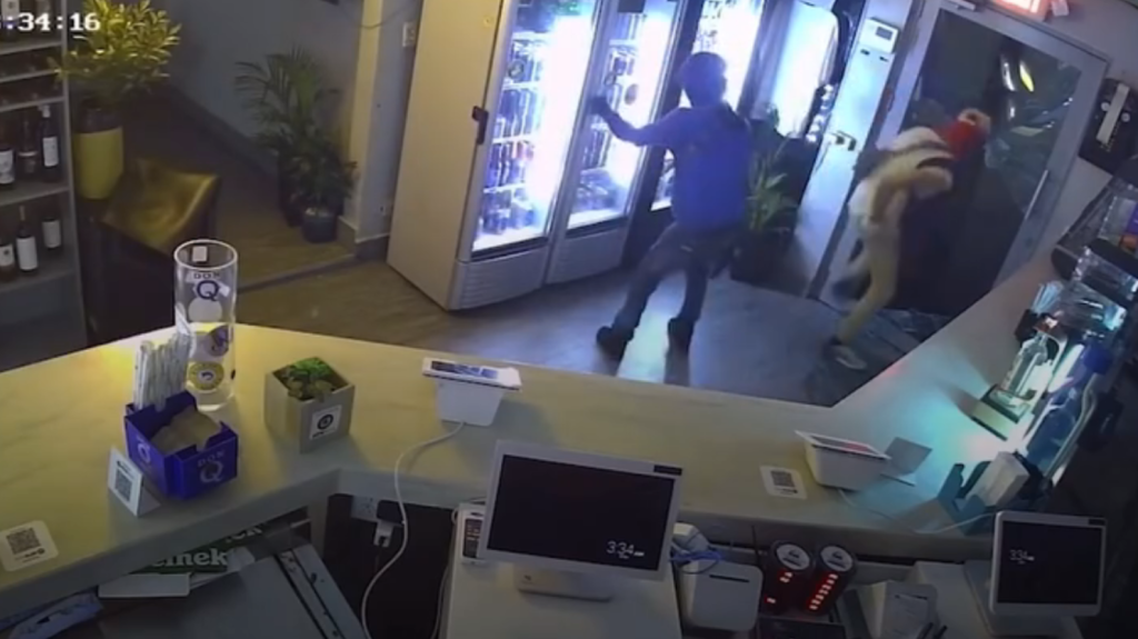  Publican video del robo a La Lomita de Charlie, en Caguas 