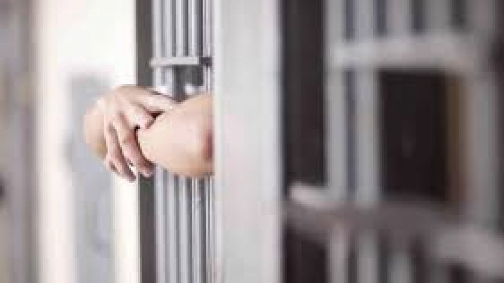  A la carcel hombre que dej&oacute; su hijo de 3 meses en su carro para robar en mega ferreter&iacute;a 