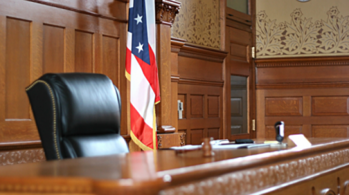 Cargos a hombre que arranco una cadena del cuello de otro en las Piedras