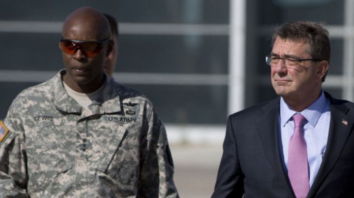 Secretario de Defensa de EE.UU. despide a su principal asistente por supuesta mala conducta