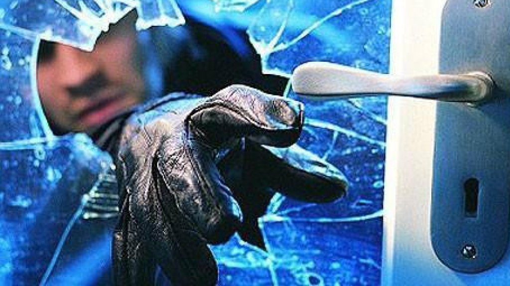  Se llevan cinco mil d&oacute;lares en escalamiento a residencia en Bayam&oacute;n 
