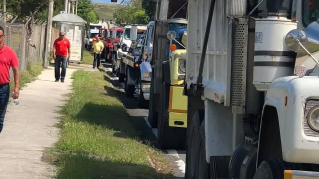  Camioneros y transportistas decretan estado de emergencia ante reducci&oacute;n en las tarifas de acarreo 