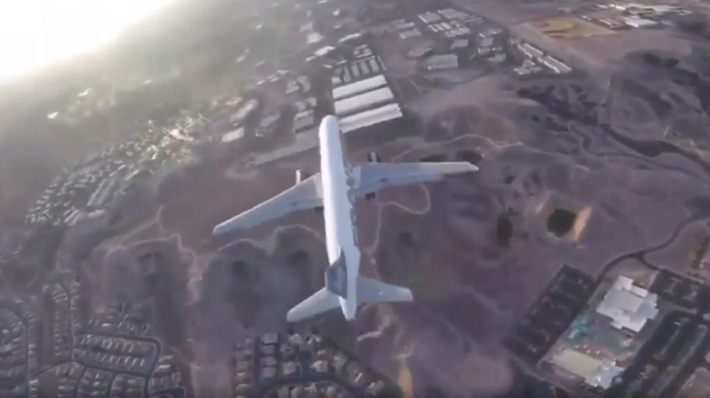  Video:&nbsp;Un "imprudente" dron vuela a pocos metros de un avi&oacute;n aterrizando en Las Vegas 