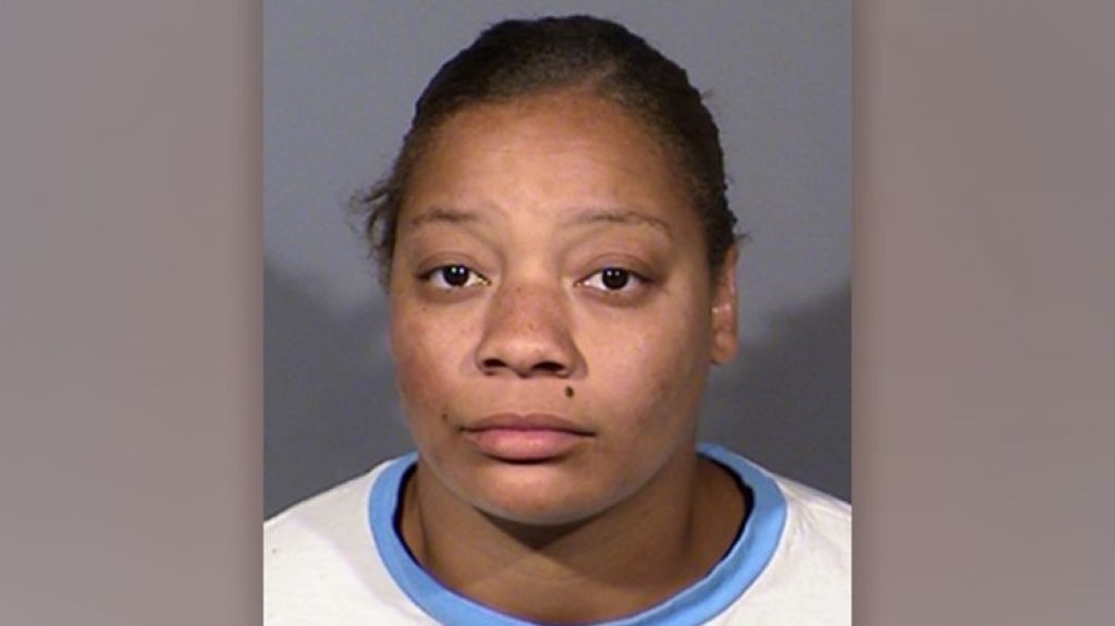  Video: Una mujer empuj&oacute; a un anciano del autob&uacute;s despu&eacute;s de que &eacute;l le dijera que fuera amable, dice la polic&iacute;a 