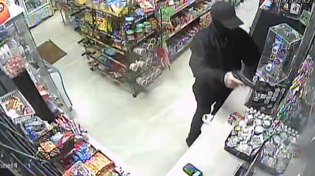  Video: Momento en que &ldquo;Caco&rdquo; llega asaltar gasolinera en Bayam&oacute;n 