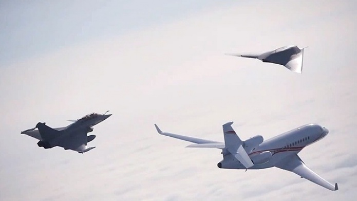 Fotos, video: Maniobra sin precedentes de un drone