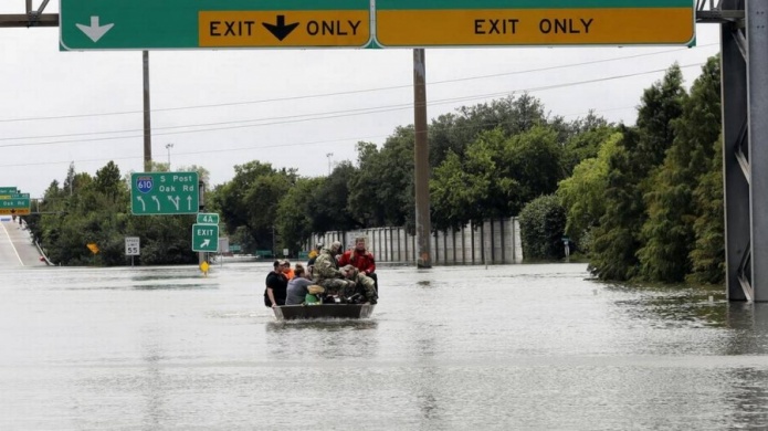 Trump viajarÃ¡ a Texas el martes para evaluar los daÃ±os de Harvey