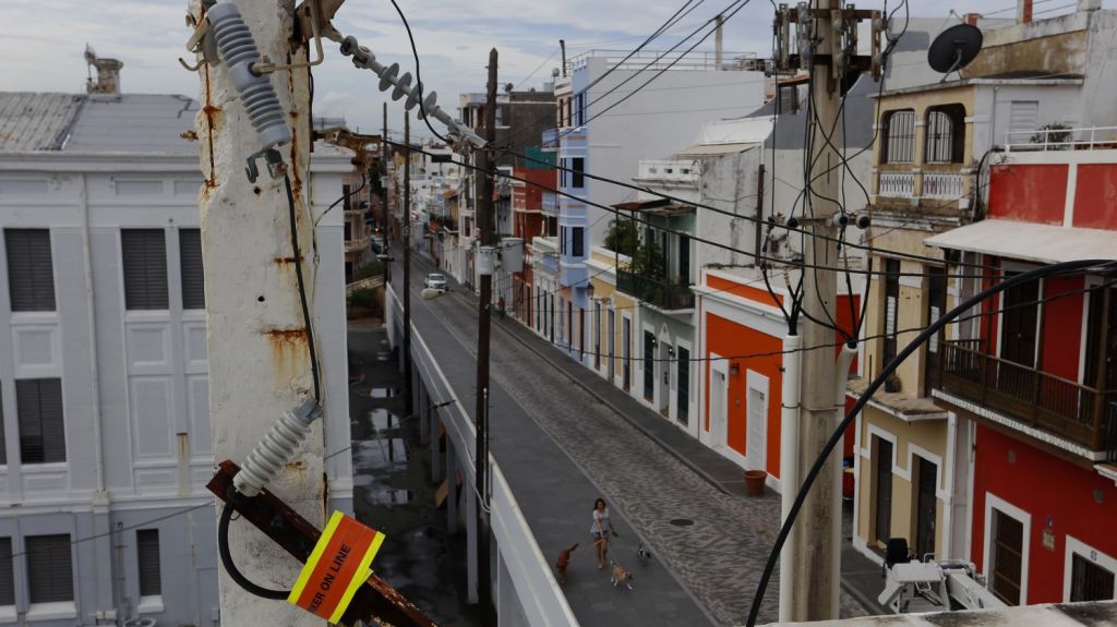  Restablecen el servicio el&eacute;ctrico en municipios afectados 