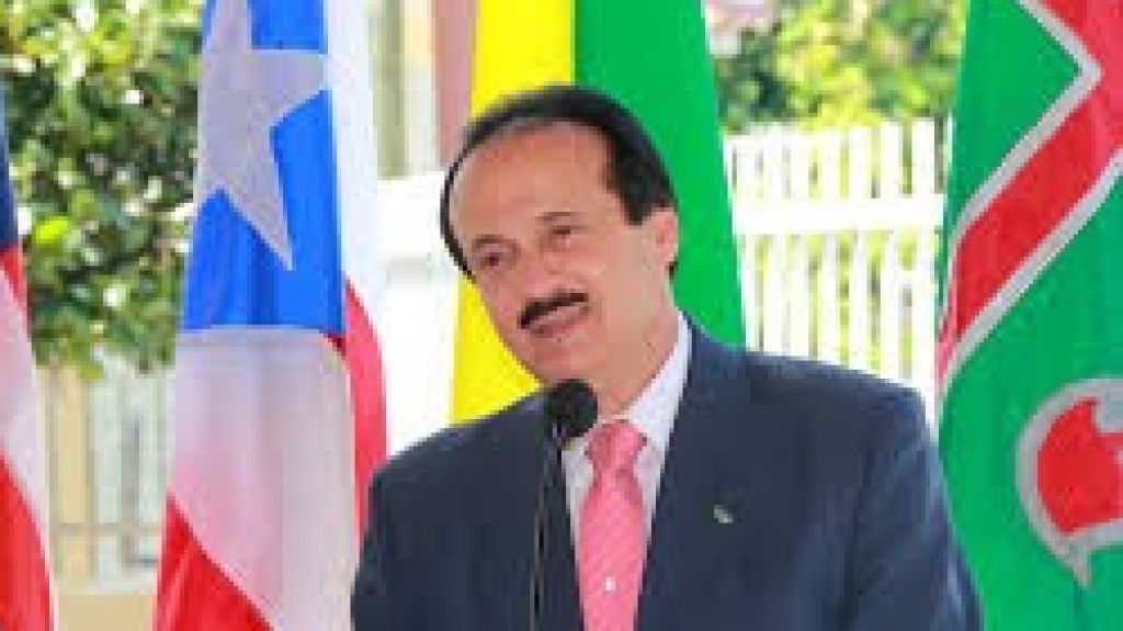  Alcalde de Mayag&uuml;ez dice fue un desastre el inicio de clases en su municipio 