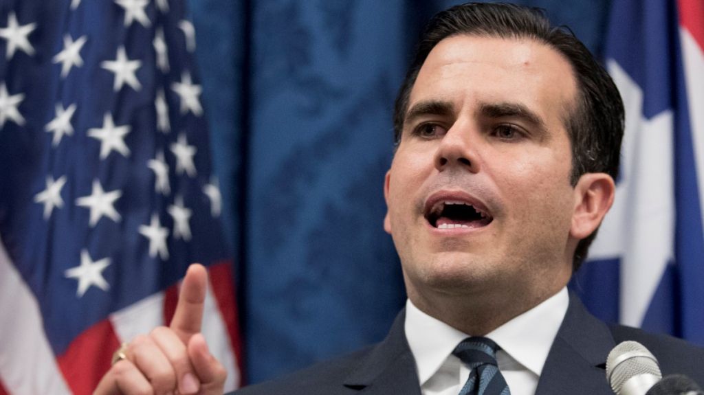  El gobernador&nbsp; dice que la Junta de Supervisi&oacute;n no entiende su rol 