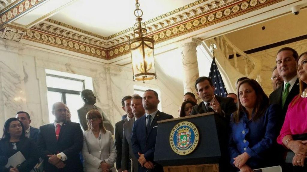  Escuche audio: Gobernador no contesta si le cortar&aacute; la llave presupuestaria a la Junta 