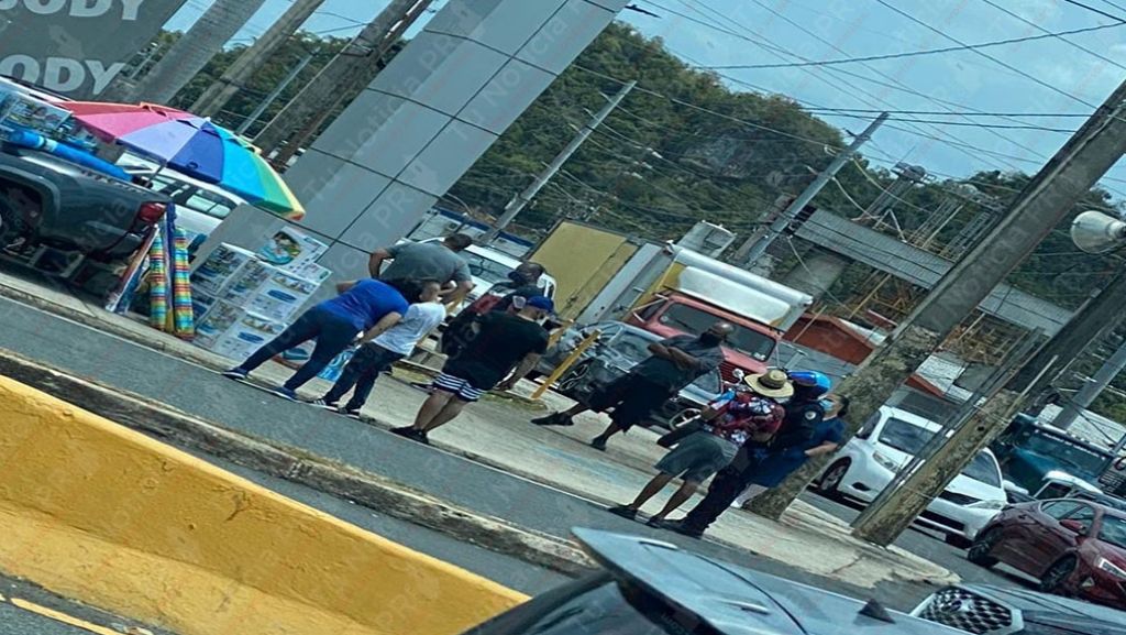  Video: Publicó en Facebook que vendía piscina en la numero 2 de Toa Baja y llegó la policía 