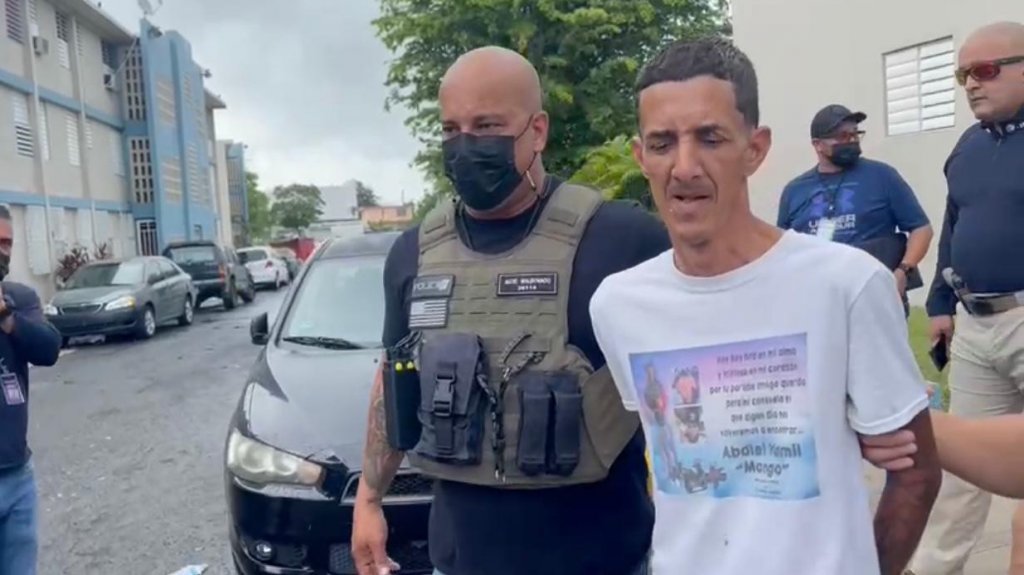  Video: Momento en que arrestan &ldquo;gatillero&rdquo; del &ldquo;Burro&rdquo; en Caguas 
