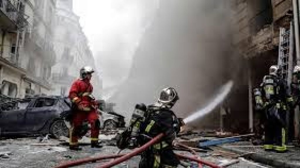  Vea video: Varios heridos tras una explosi&oacute;n en una panader&iacute;a en el centro de Par&iacute;s 