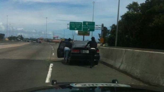 Policias Municipales de San Juan adscritos a la  unidad de Transito hacen mucho mas que dar Boletos