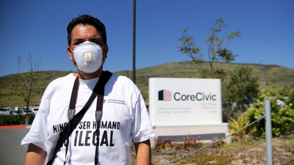  Alarma por el aumento de contagios en un centro de detenci&oacute;n fronterizo de EE.UU. 